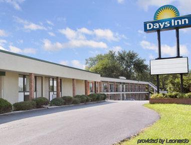 Days Inn By Wyndham Bedford Exterior photo